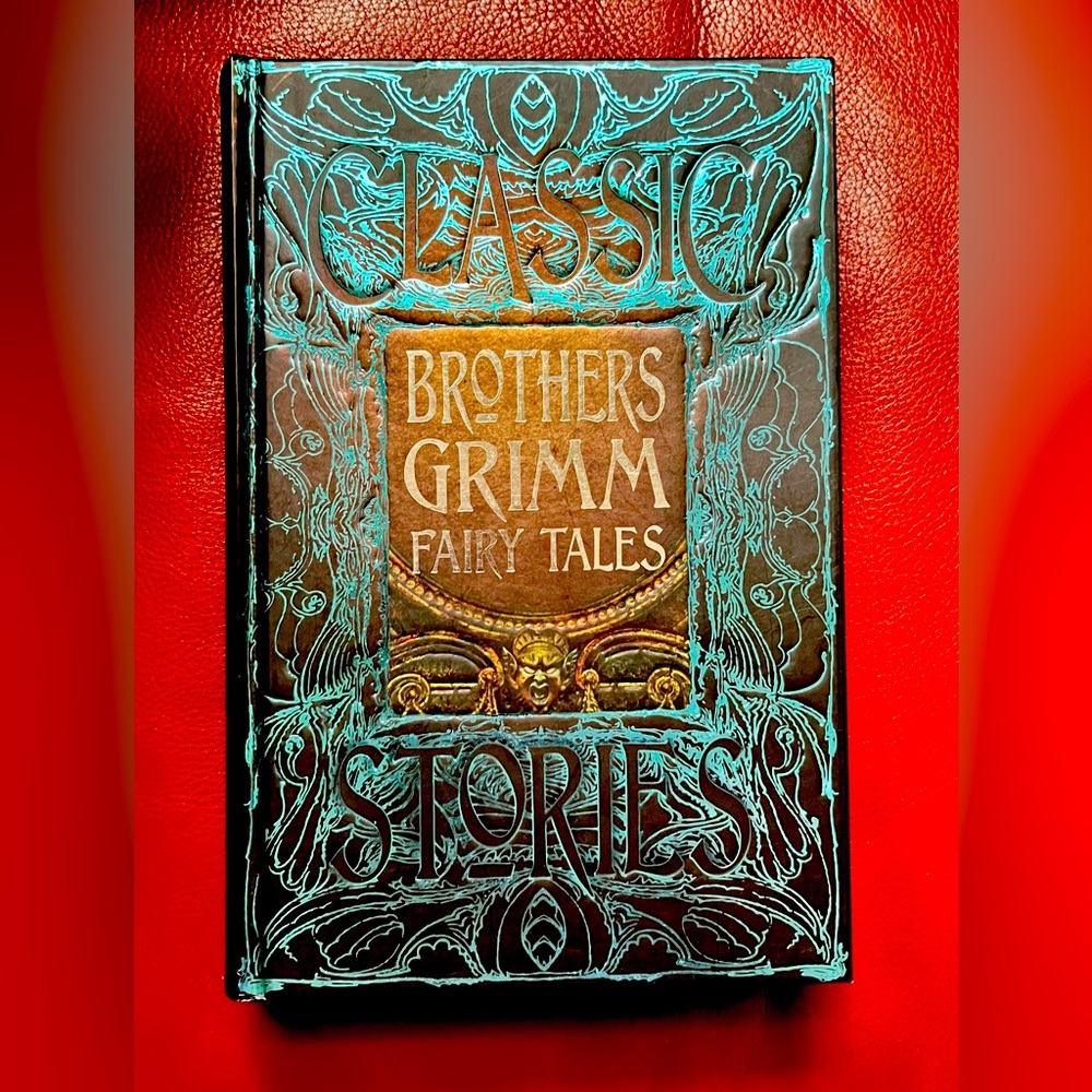GRIMM Fairytales Book Anthology of classic tales ✨